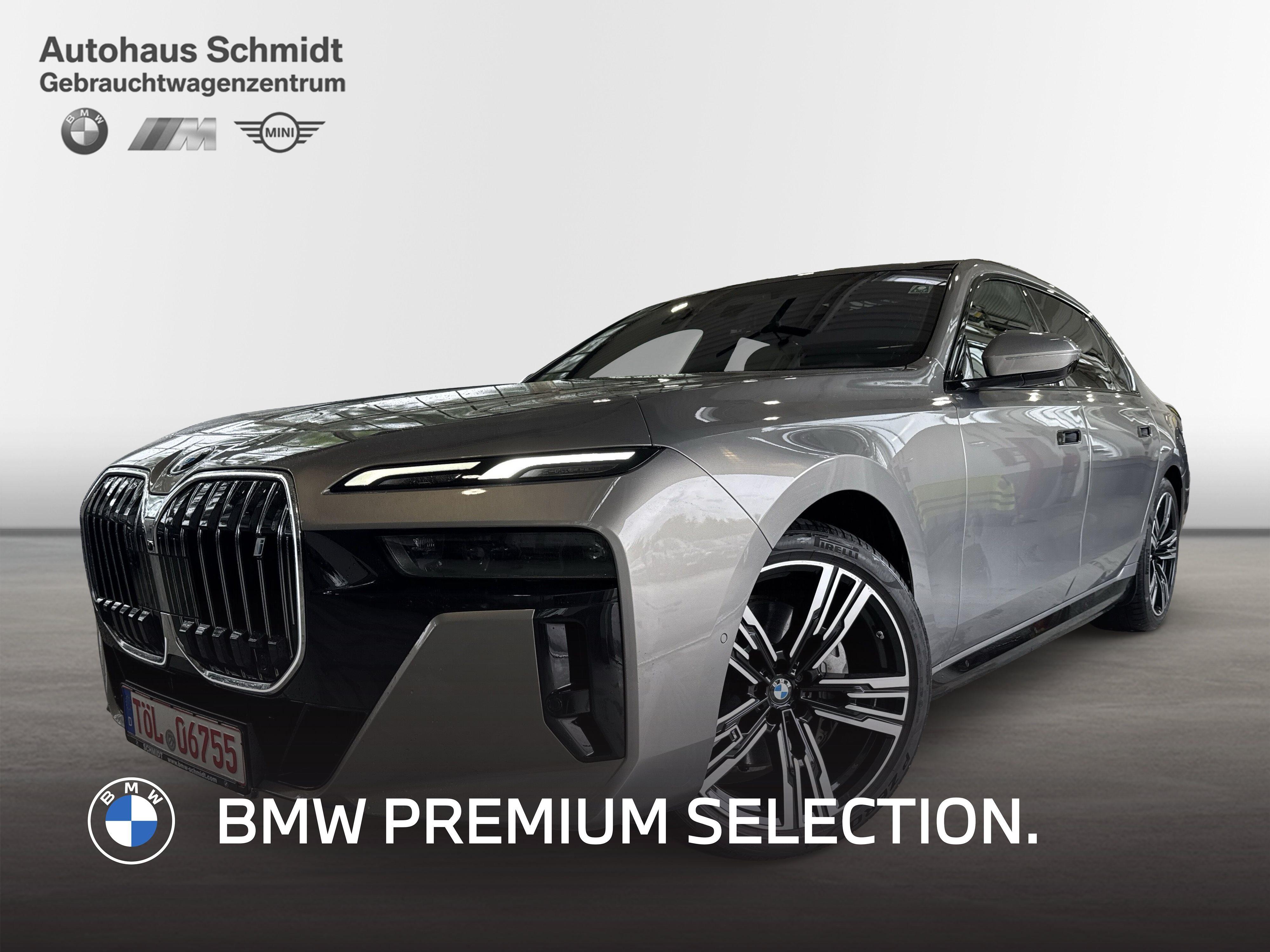 BMW i7
