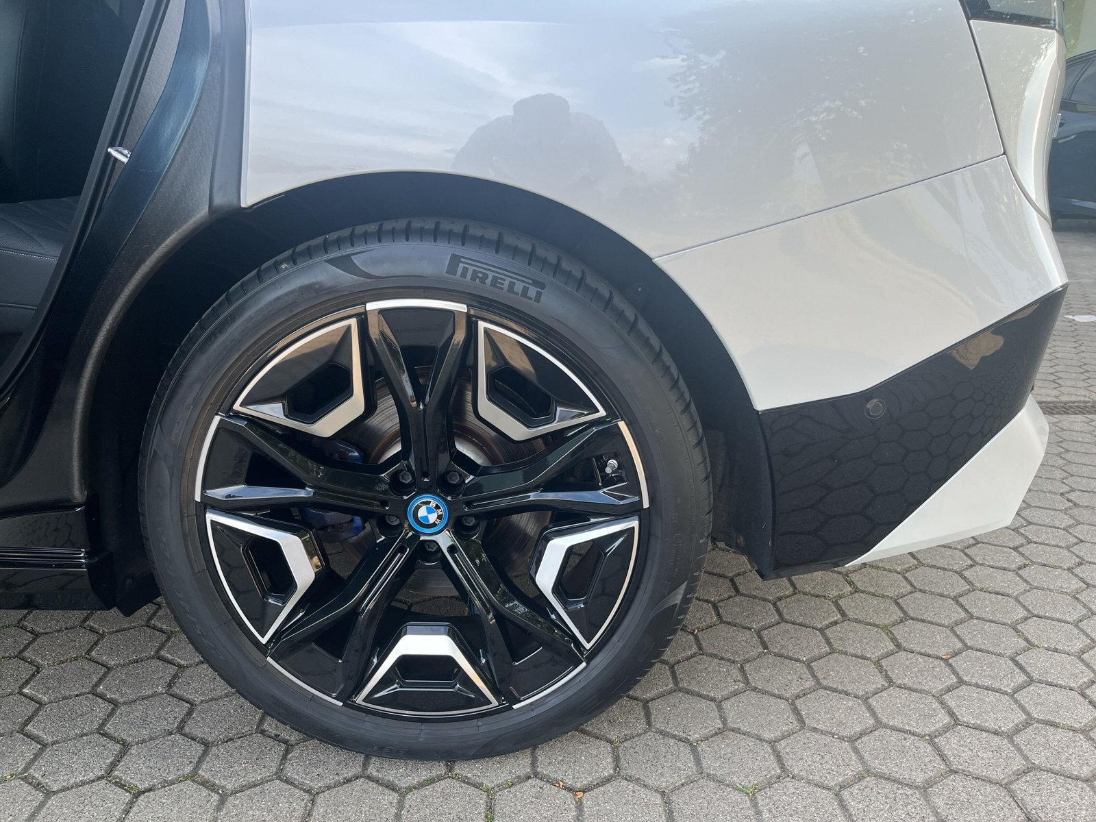 BMW iX – Bild 13