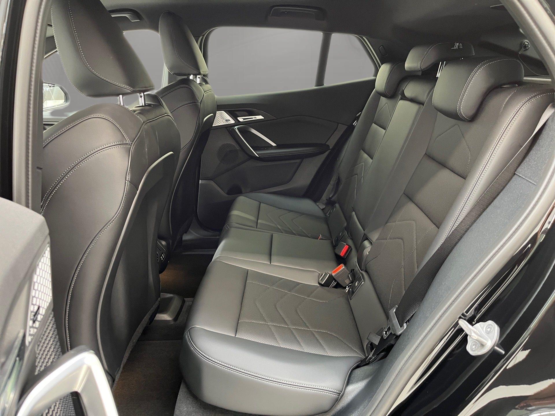 BMW iX2 – Bild 11