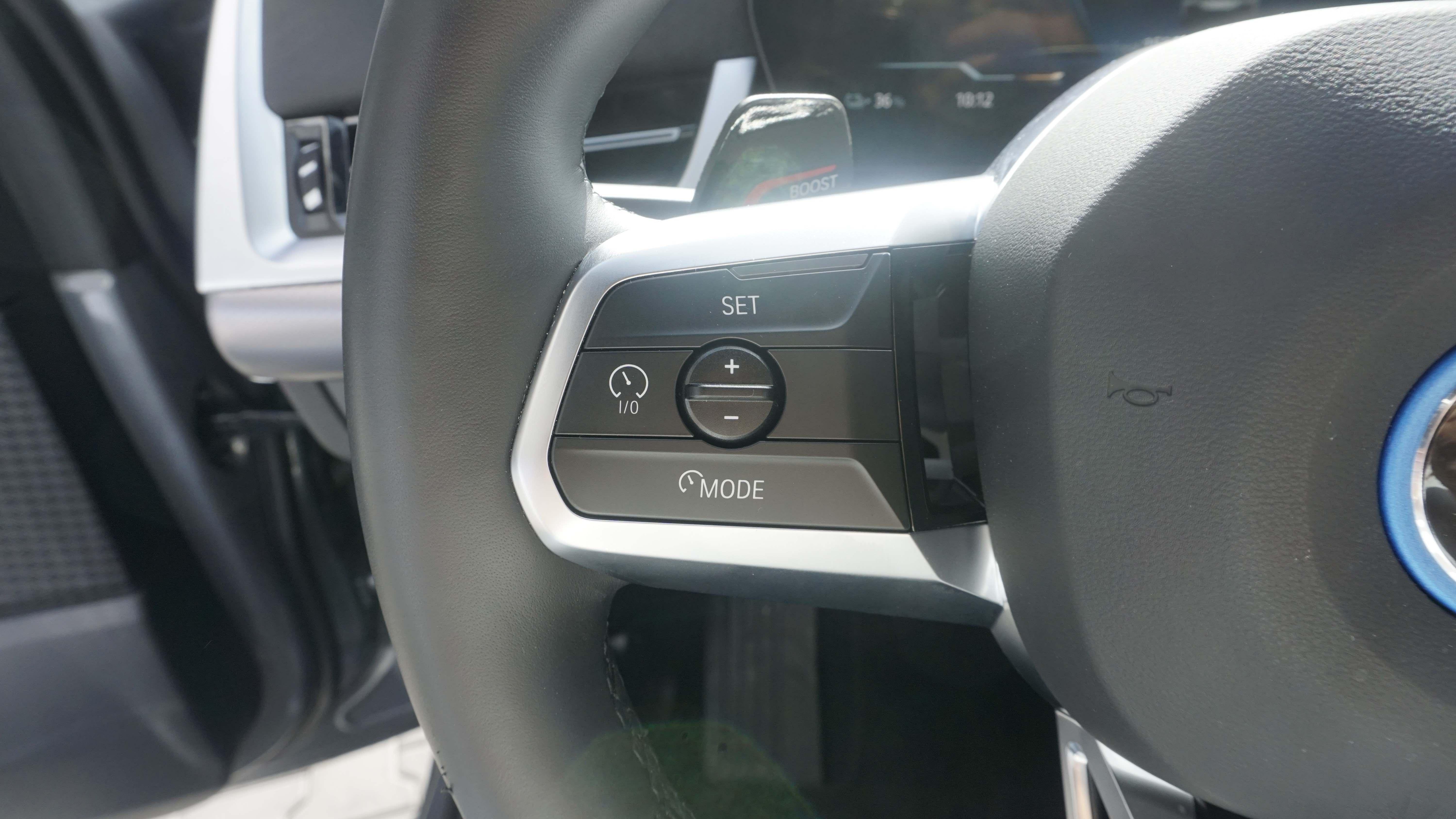 BMW iX2 – Bild 15
