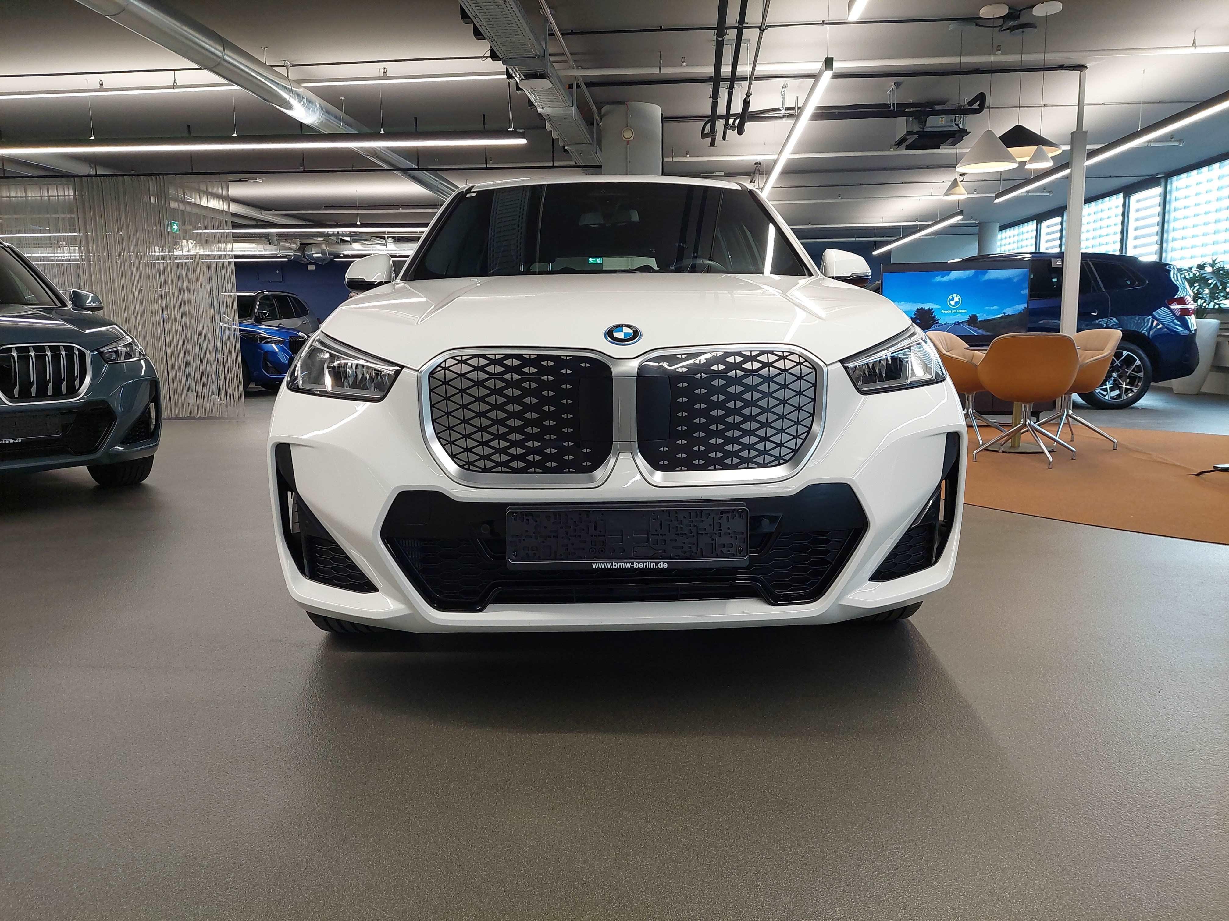 BMW iX1 – Bild 3