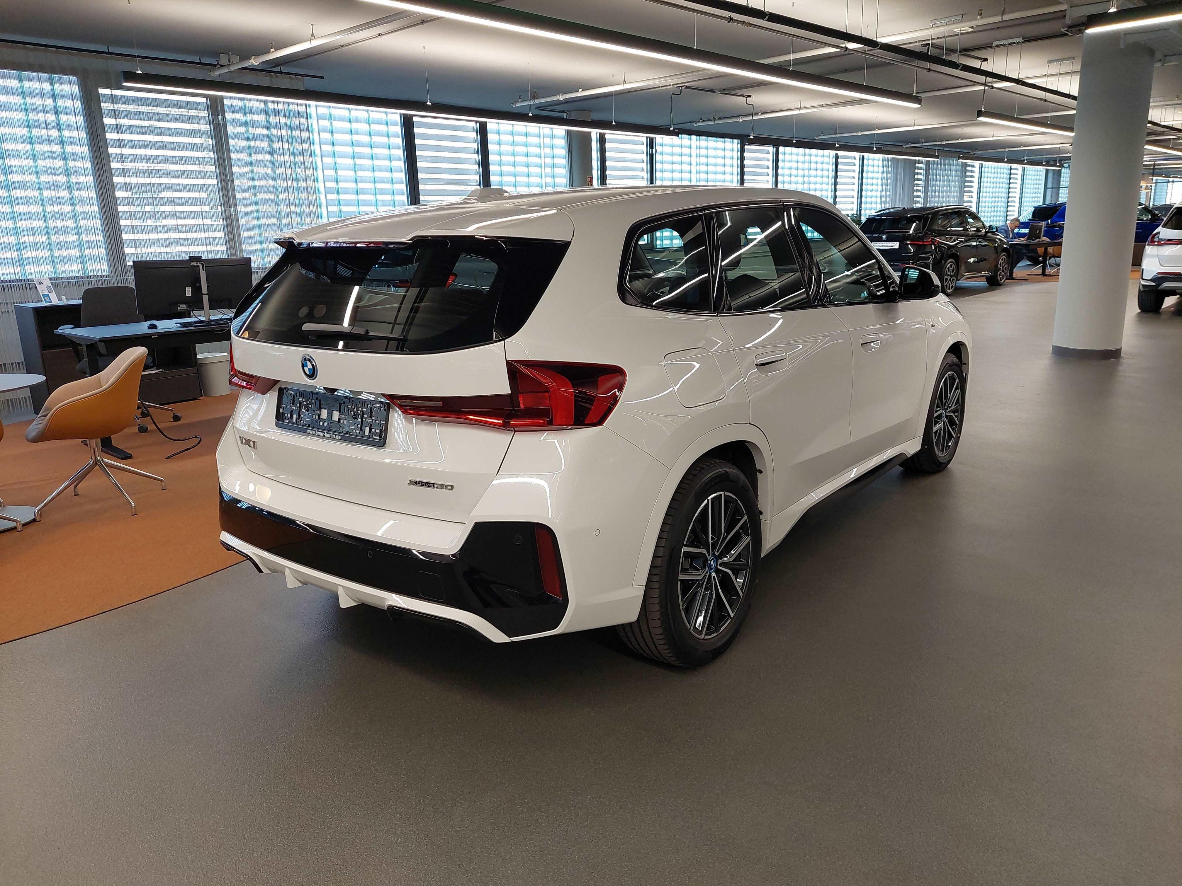 BMW iX1 – Bild 4