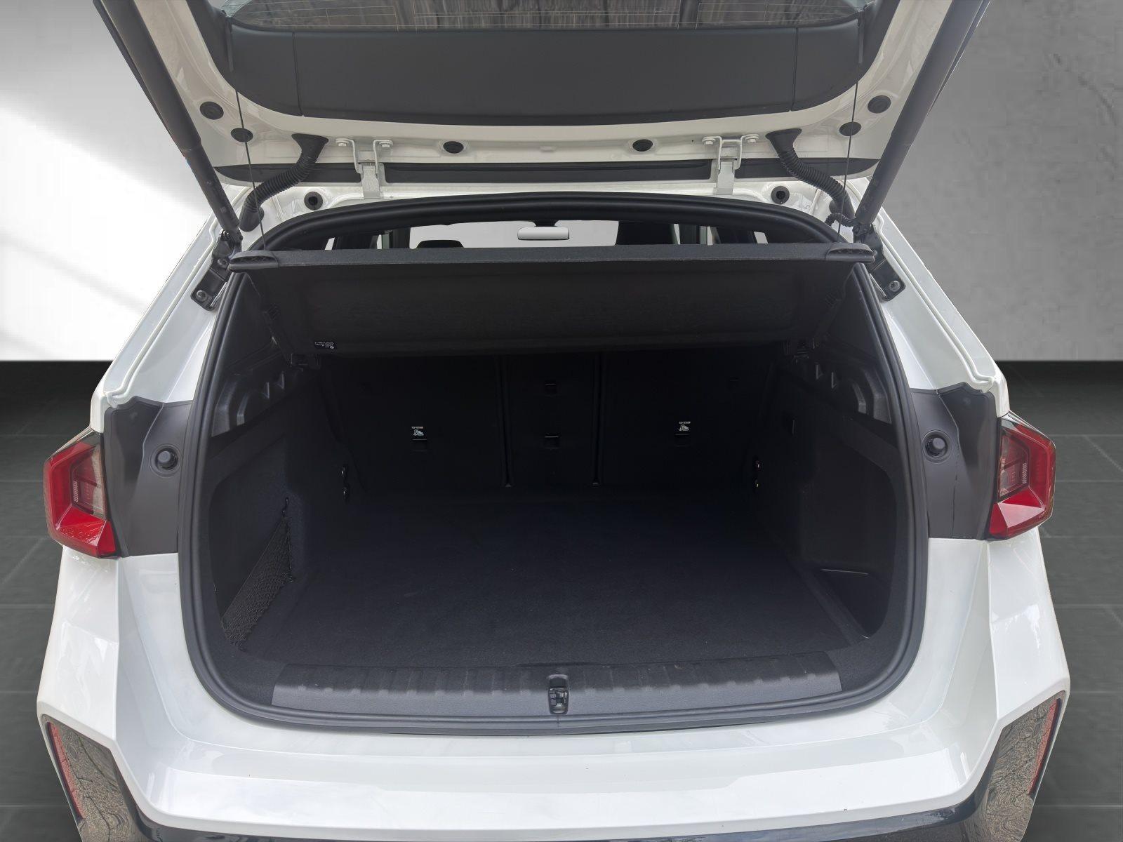 BMW iX1 – Bild 12