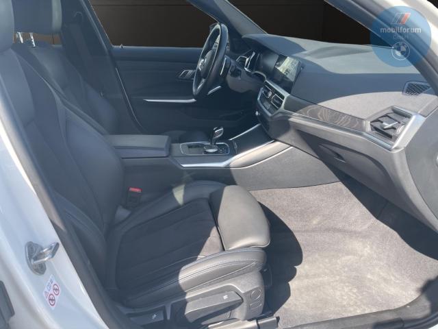 BMW 330e 2022