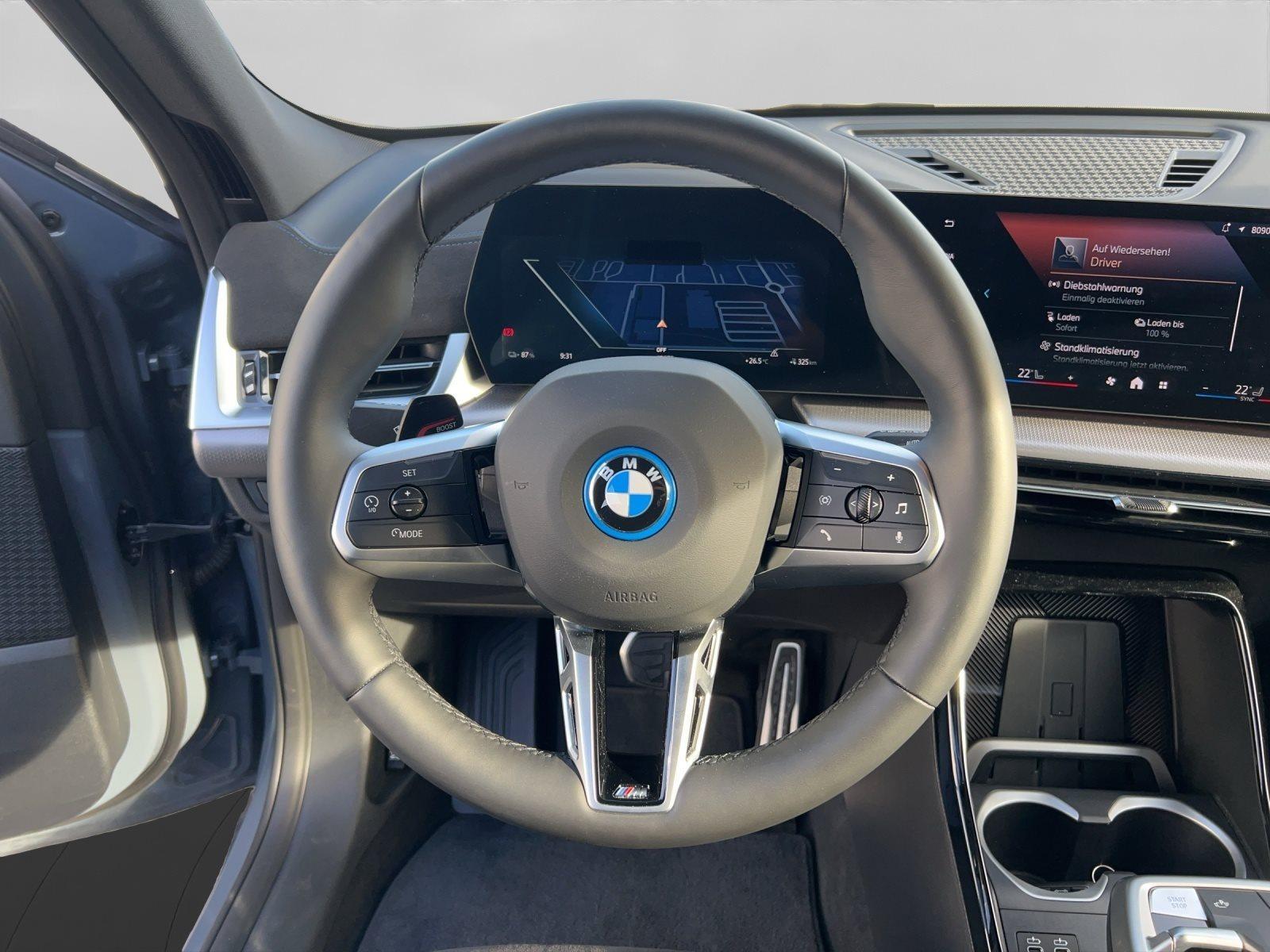 BMW iX2 – Bild 14