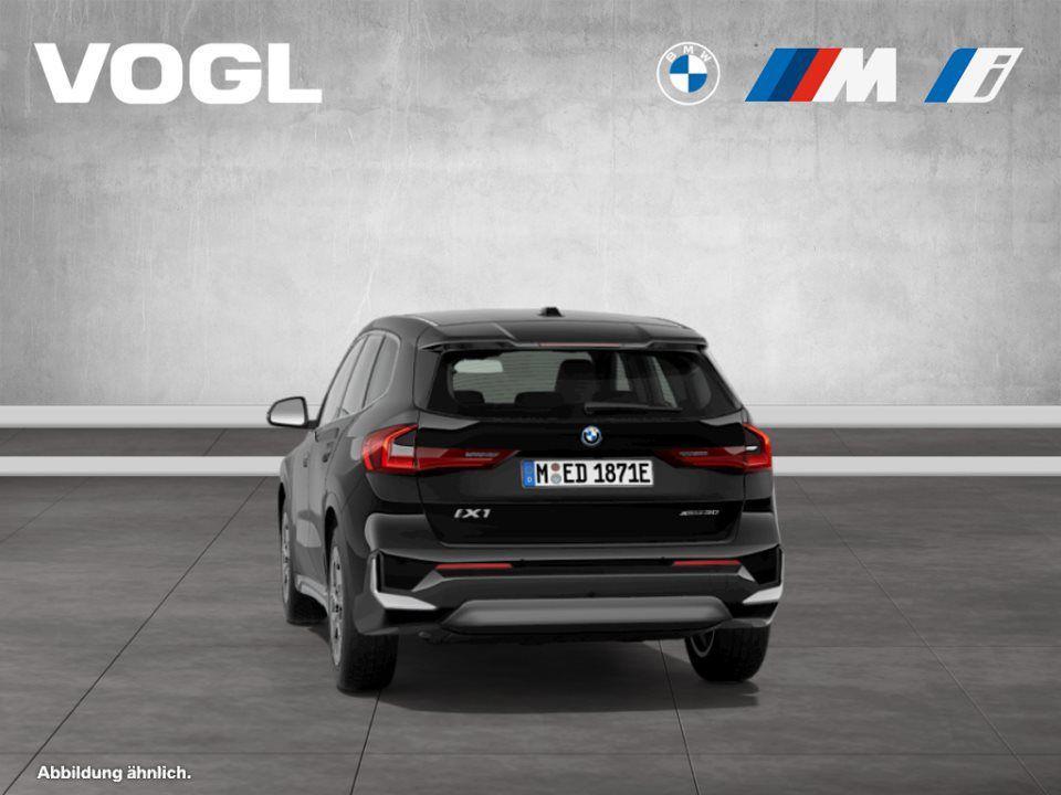 BMW iX1 – Bild 17