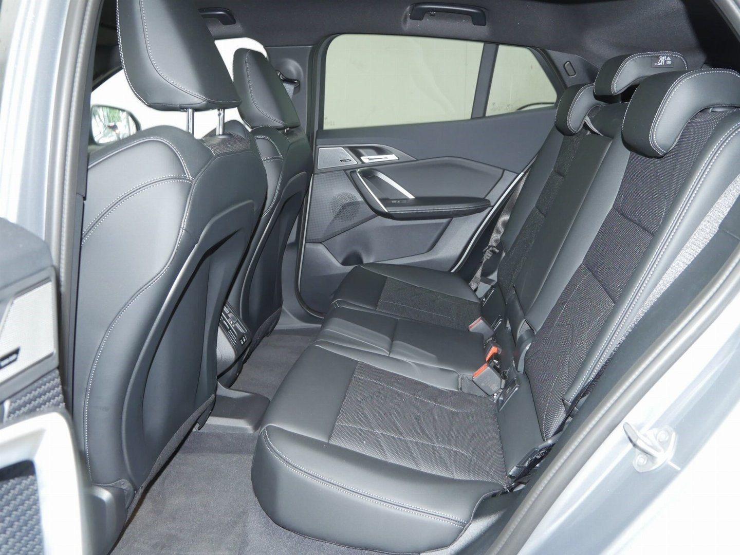 BMW iX2 – Bild 18