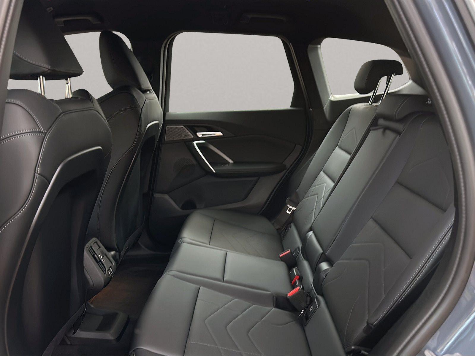 BMW iX1 – Bild 11