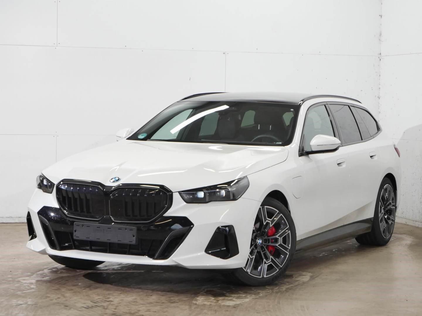 BMW 550e 2025