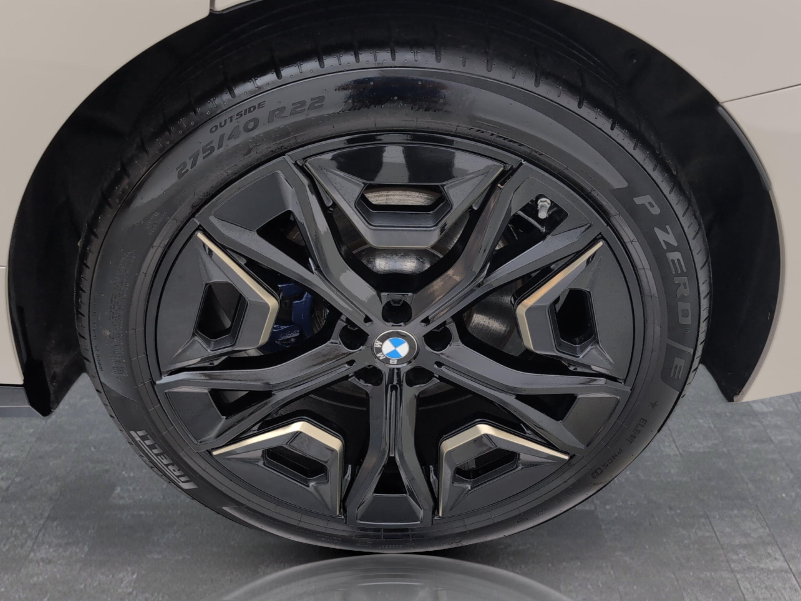 BMW iX – Bild 8