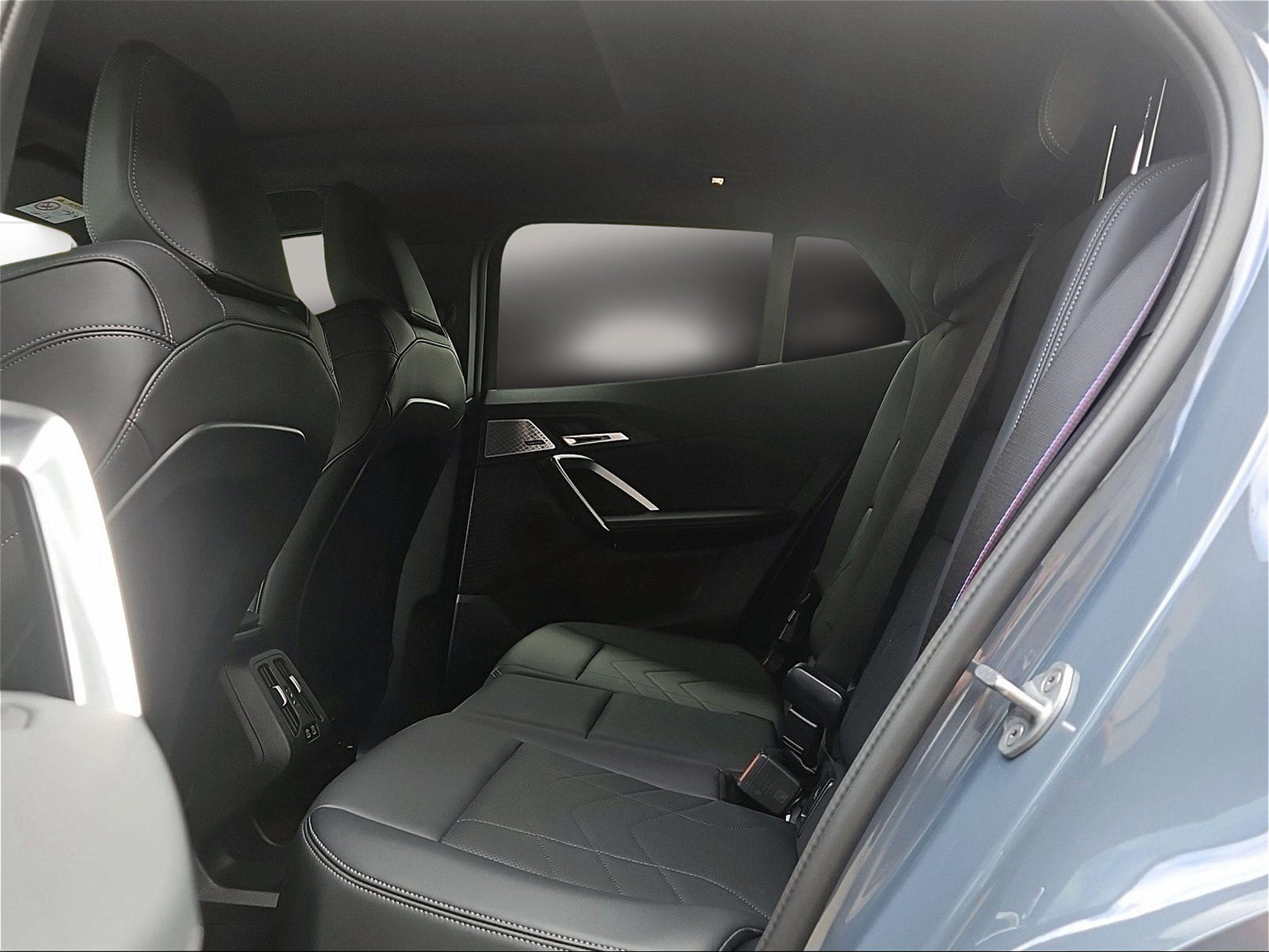 BMW iX2 – Bild 19