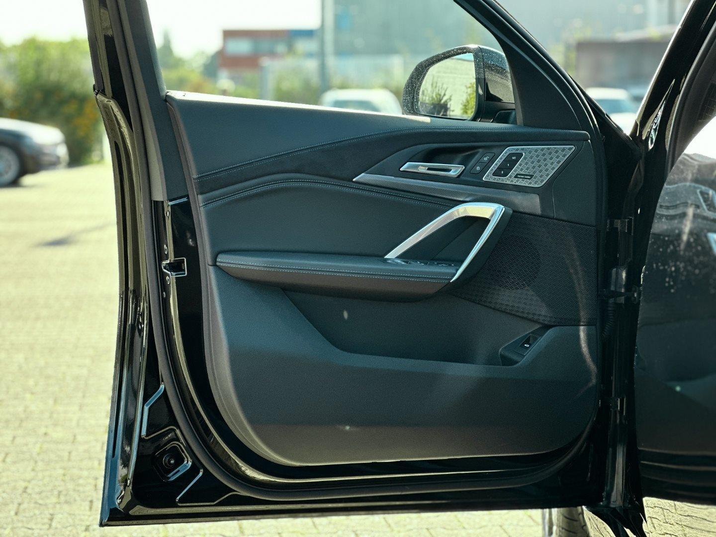 BMW iX2 – Bild 17