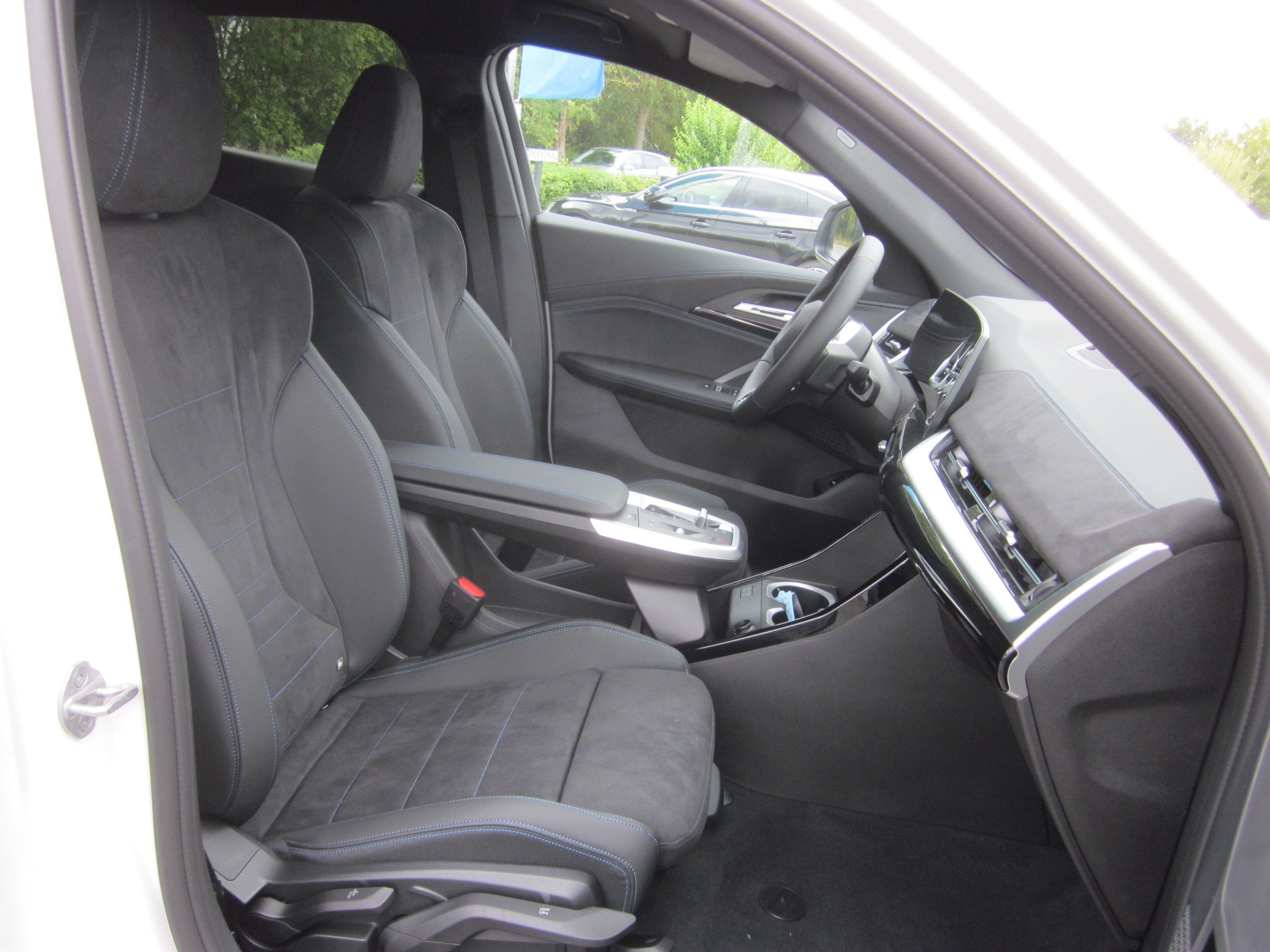 BMW iX2 – Bild 12