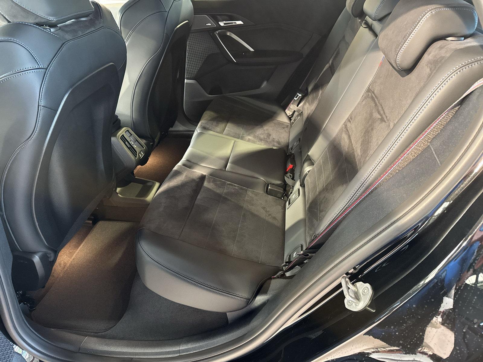 BMW iX2 – Bild 17