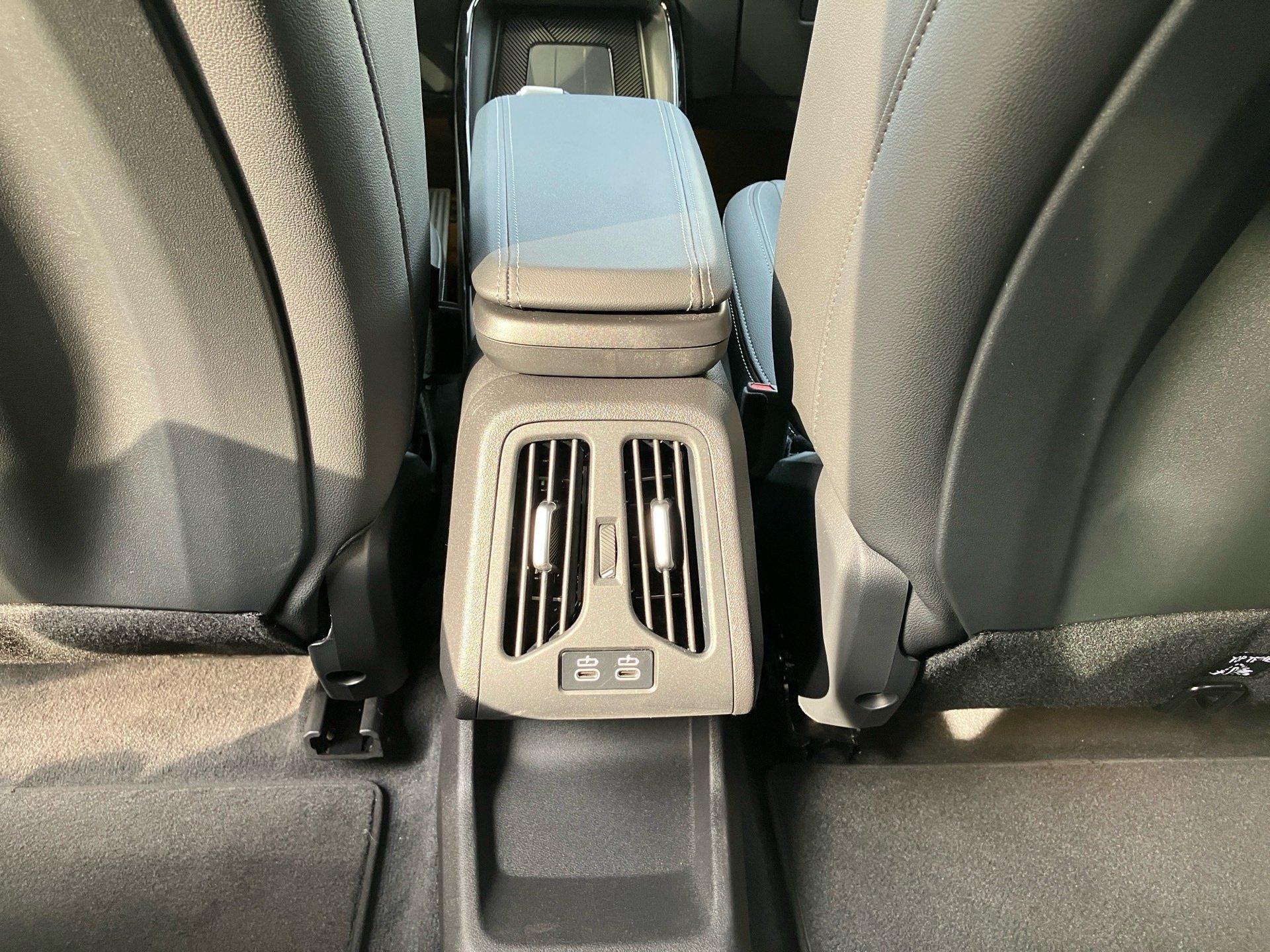 BMW iX1 – Bild 12