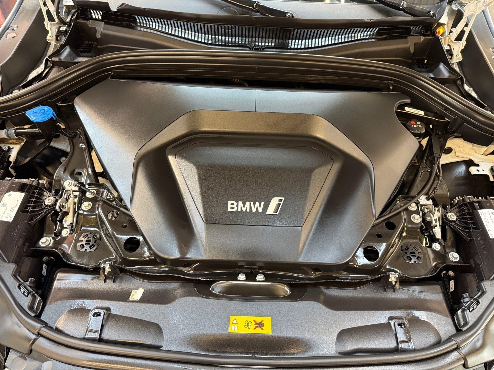 BMW iX2 – Bild 10