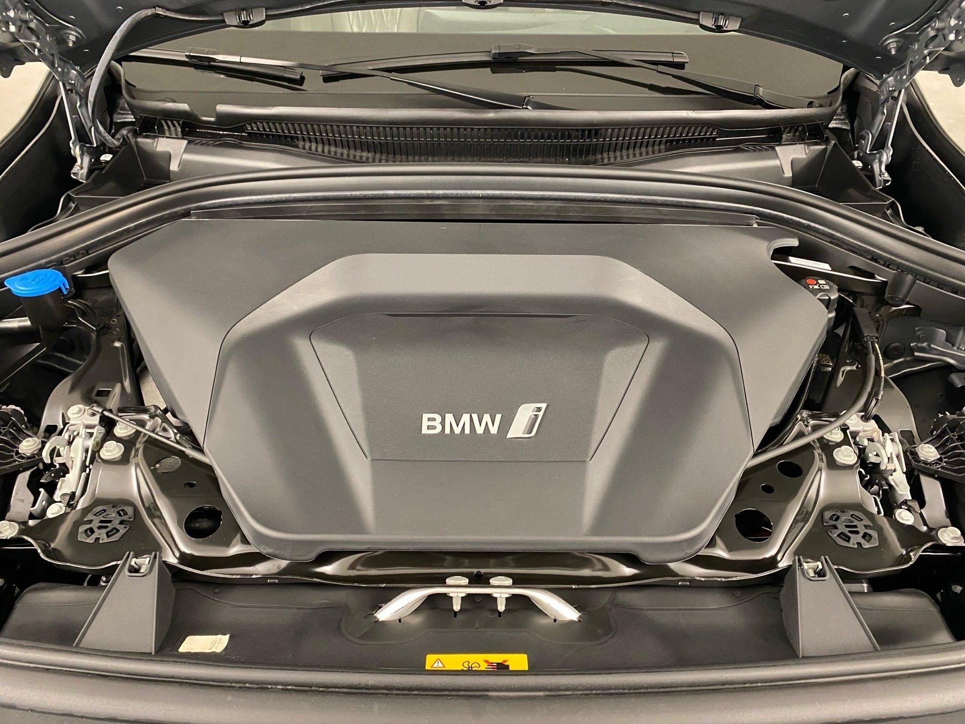 BMW iX1 – Bild 12