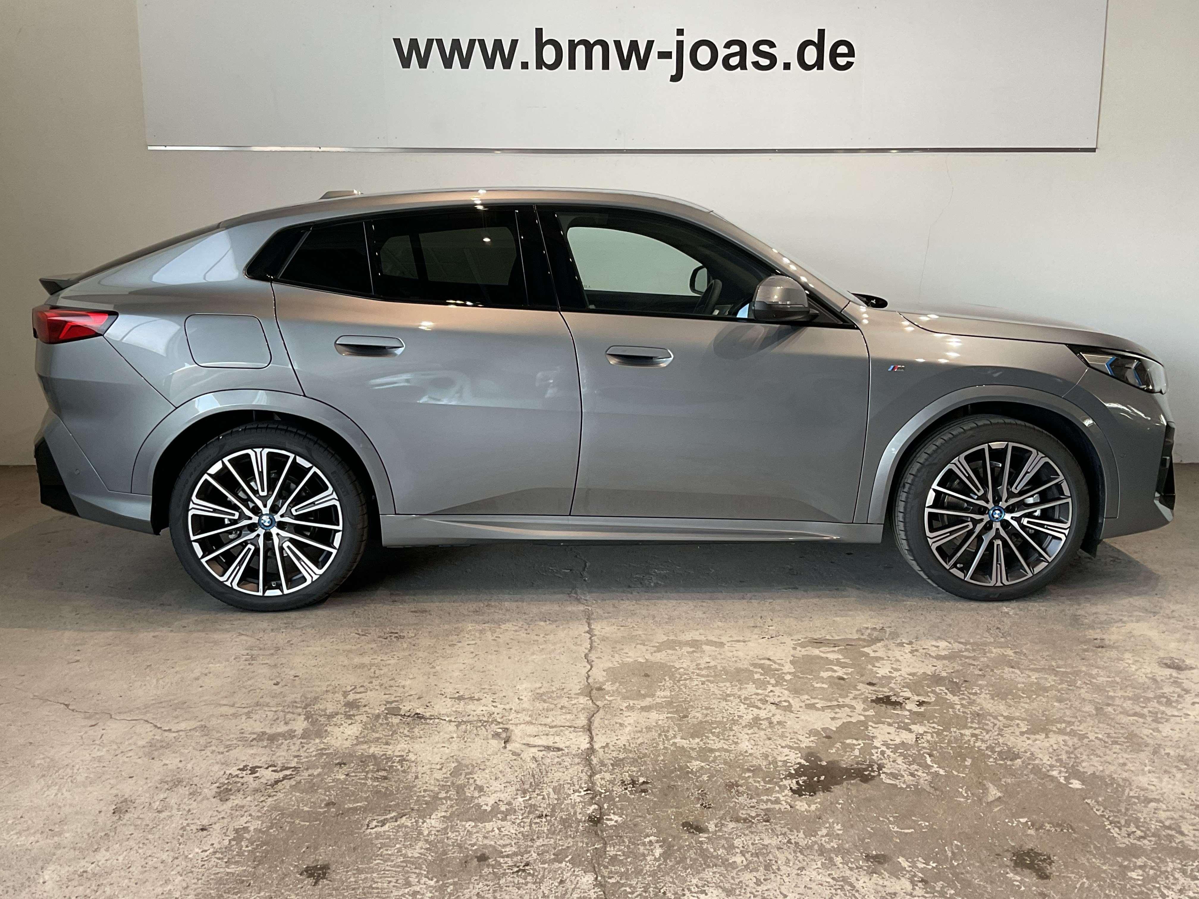 BMW iX2 – Bild 9