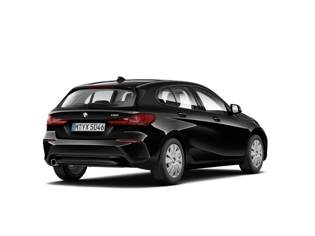 BMW 118i 2023 — véhicule d'occasion importé