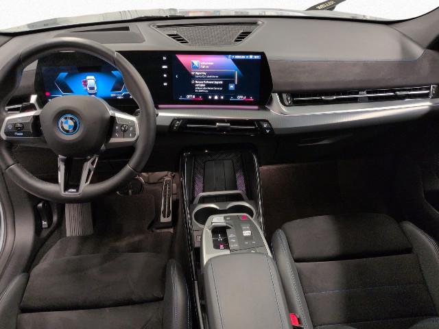 BMW iX2 – Bild 11