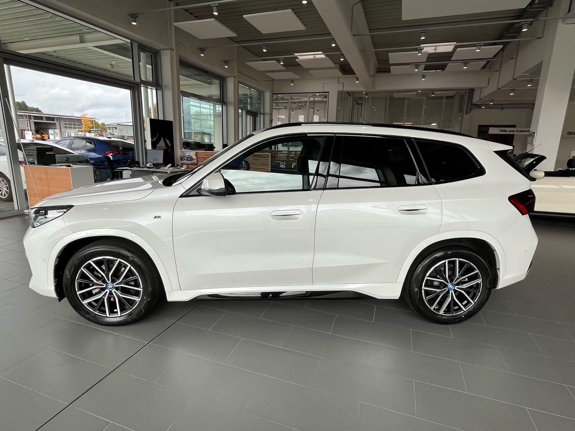BMW iX1 – Bild 4