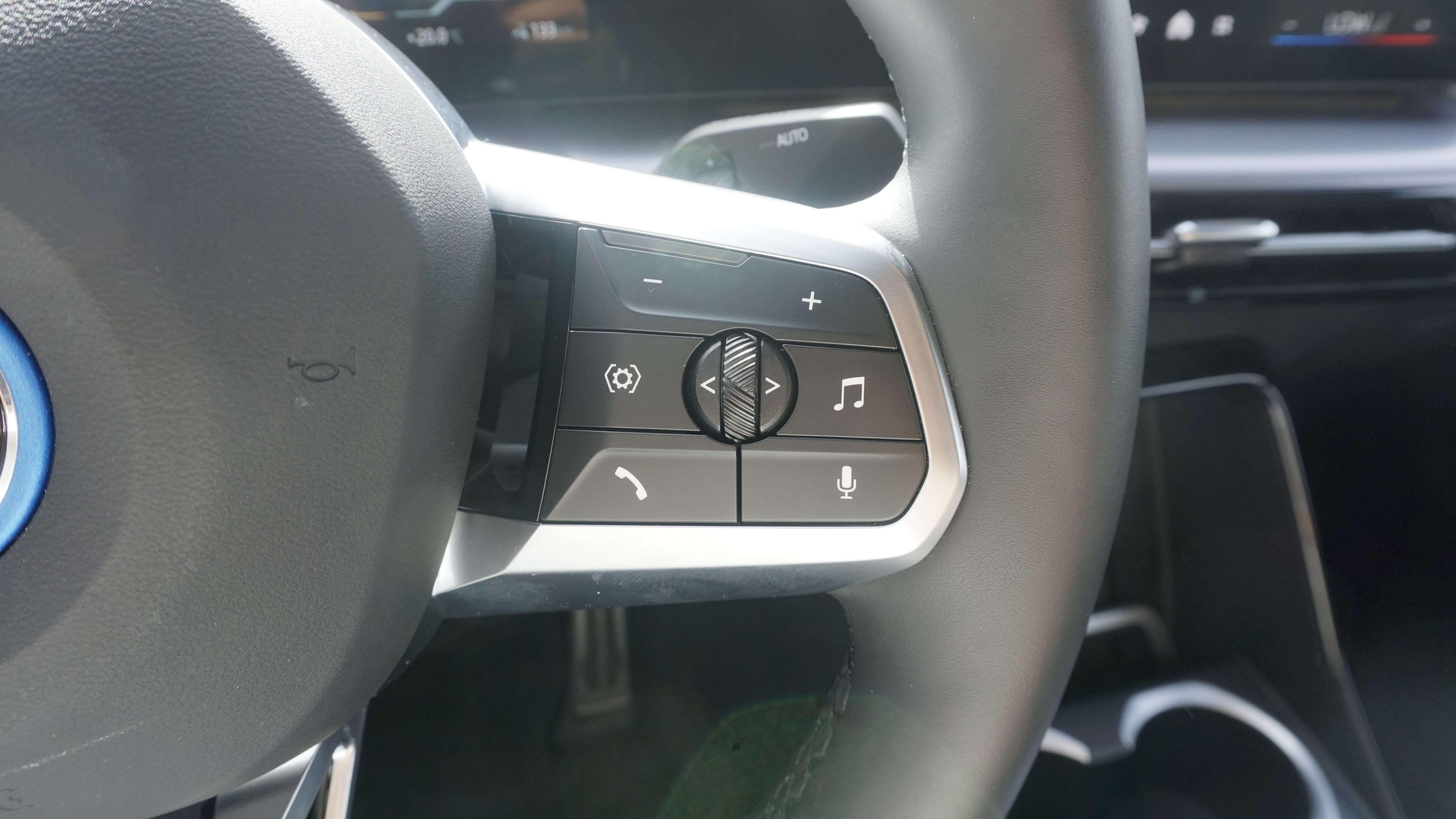 BMW iX2 – Bild 26