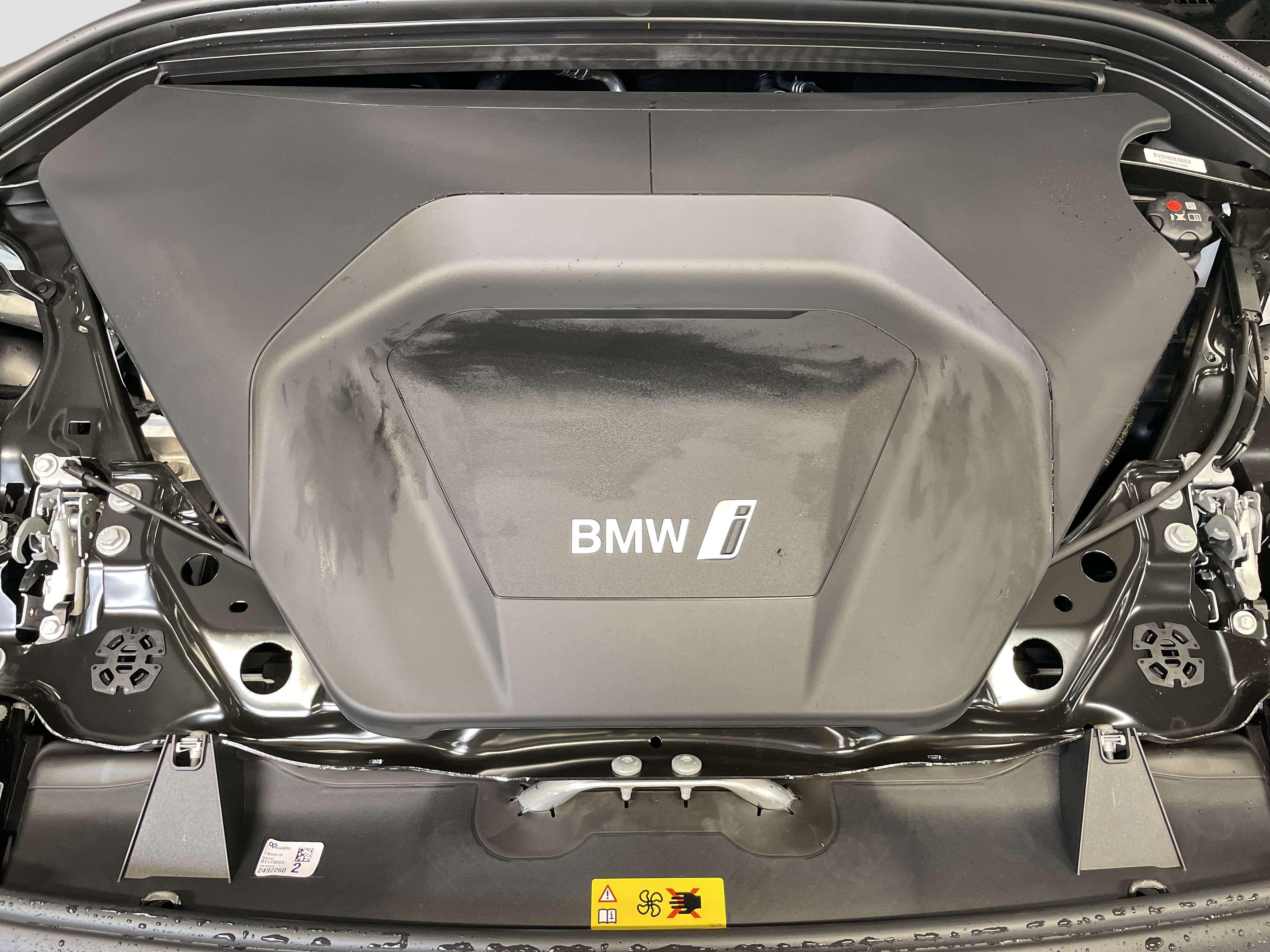 BMW iX1 – Bild 10