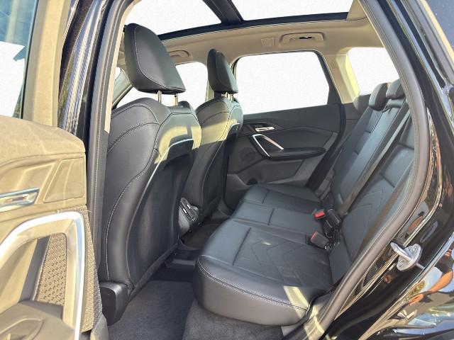 BMW iX1 – Bild 12