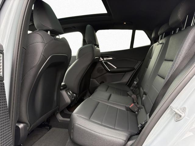 BMW iX2 – Bild 13