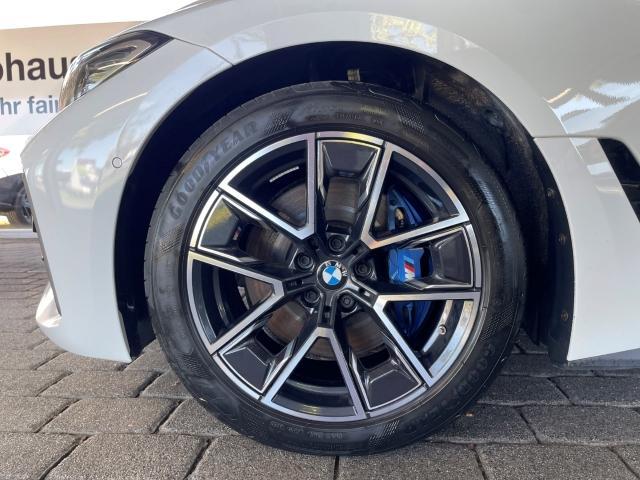 BMW M440i 2023