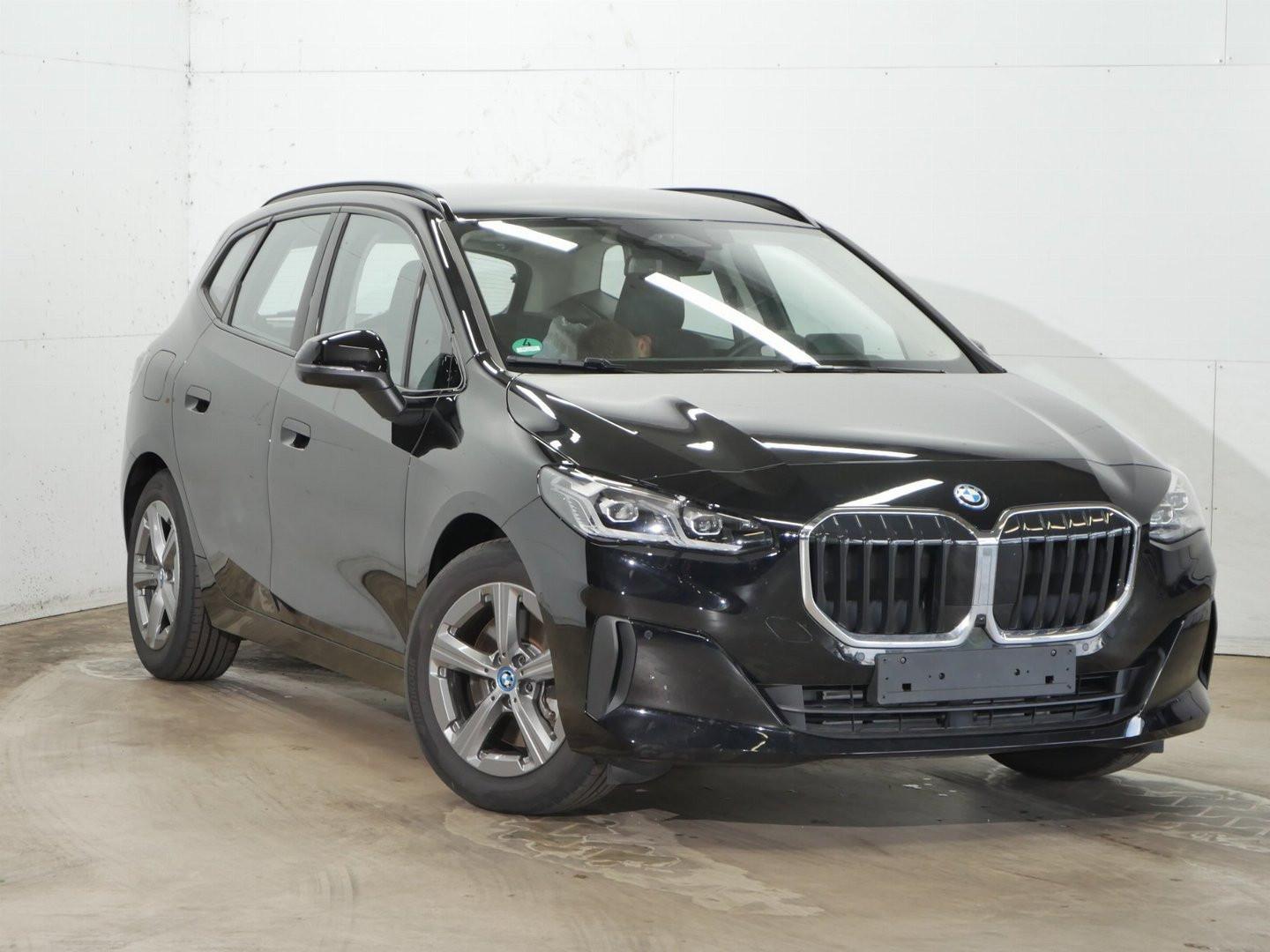 BMW 230e 2025