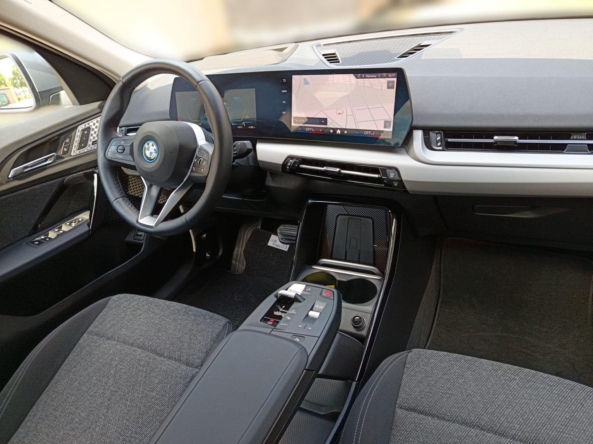 BMW iX2 – Bild 23