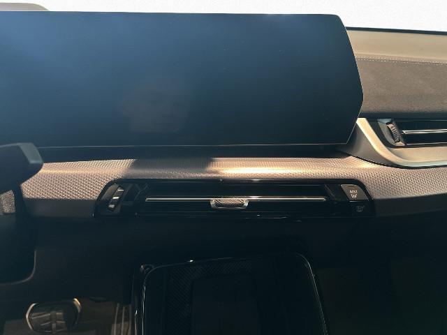 BMW iX2 – Bild 10