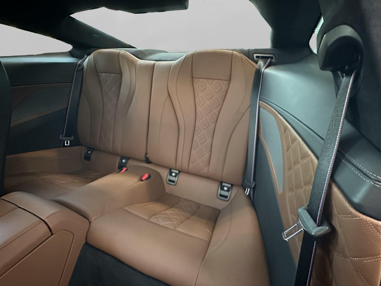 BMW M8 Coupé – Bild 12