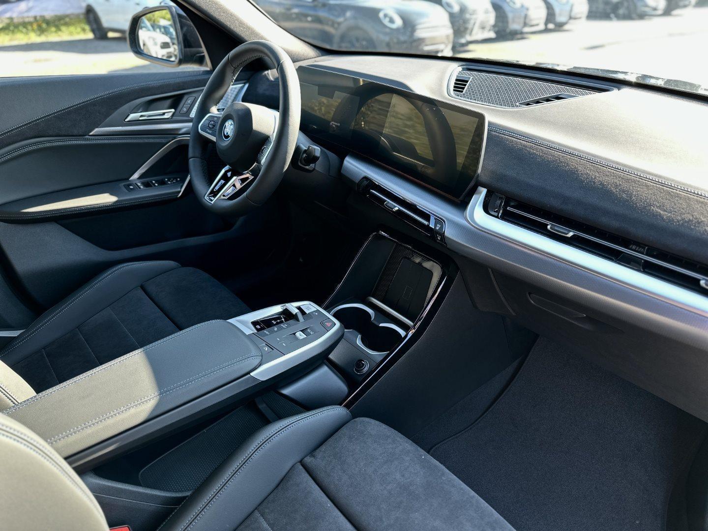 BMW iX2 – Bild 18