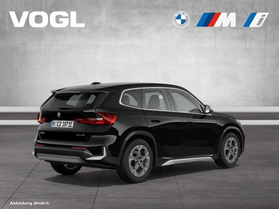 BMW iX1 – Bild 3