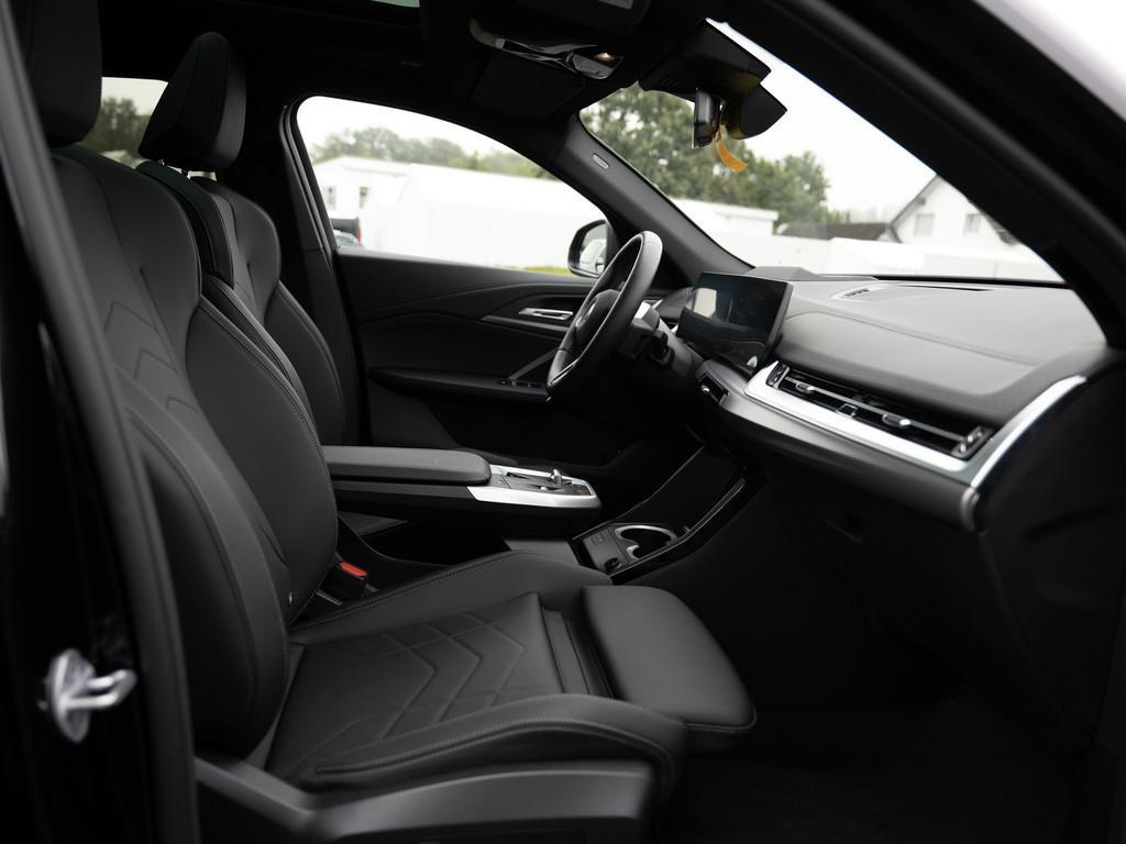 BMW iX2 – Bild 27