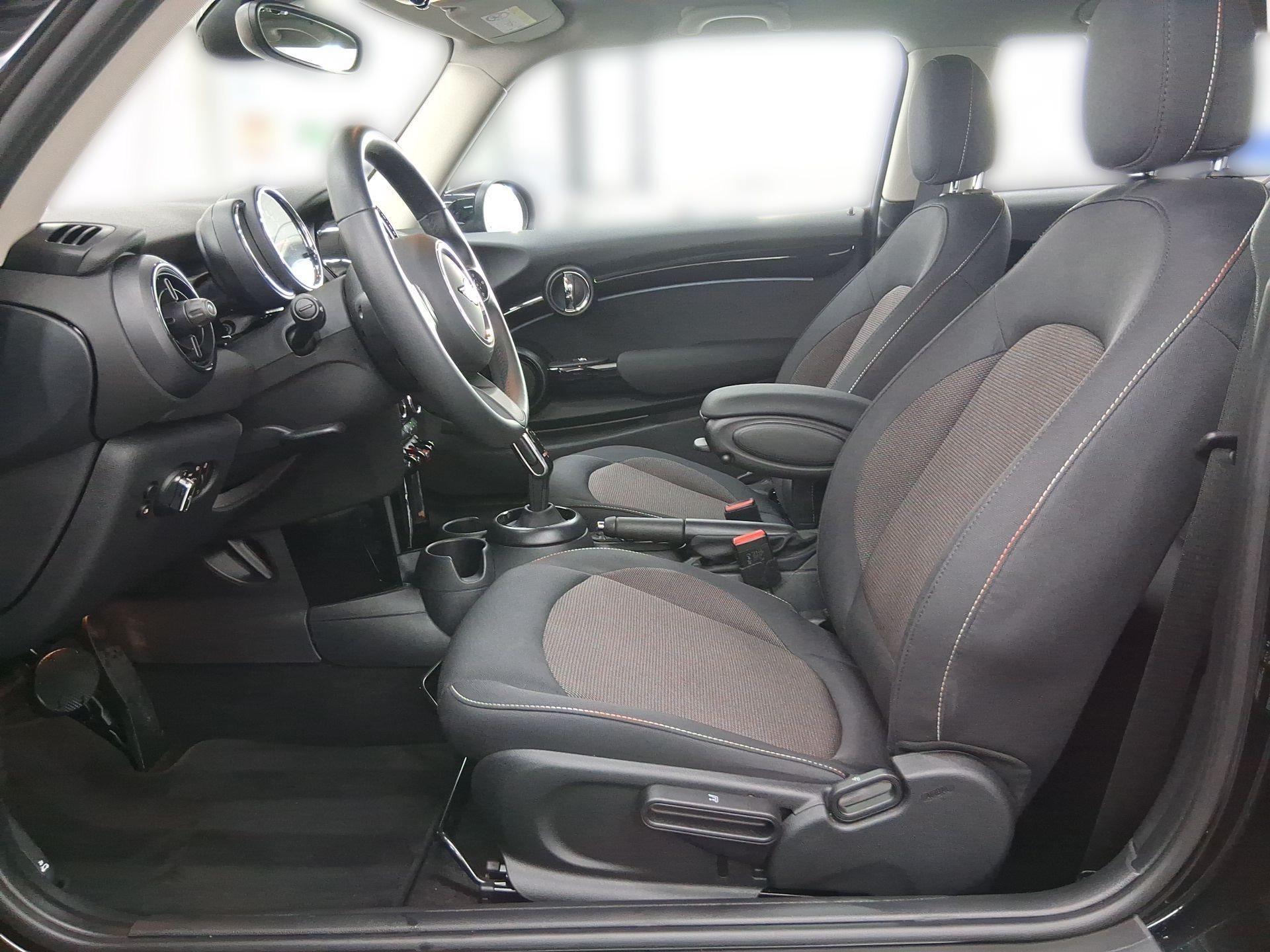 MINI Cooper 3-Türer – Bild 2