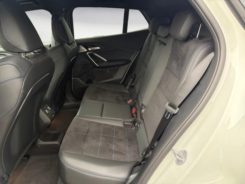BMW iX2 – Bild 11