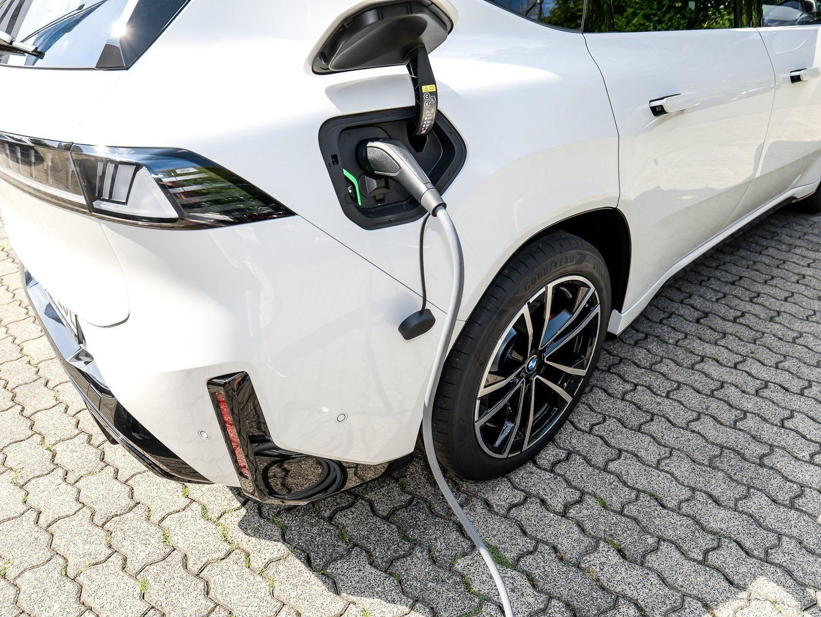 BMW iX3 – Bild 30