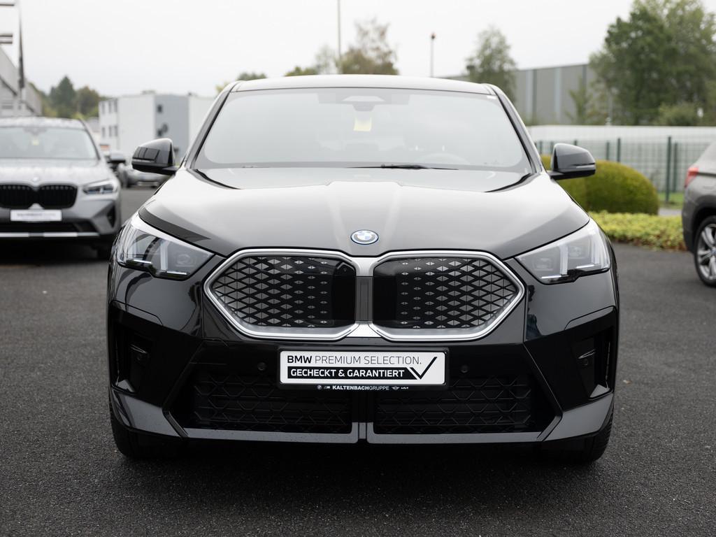 BMW iX2 – Bild 28