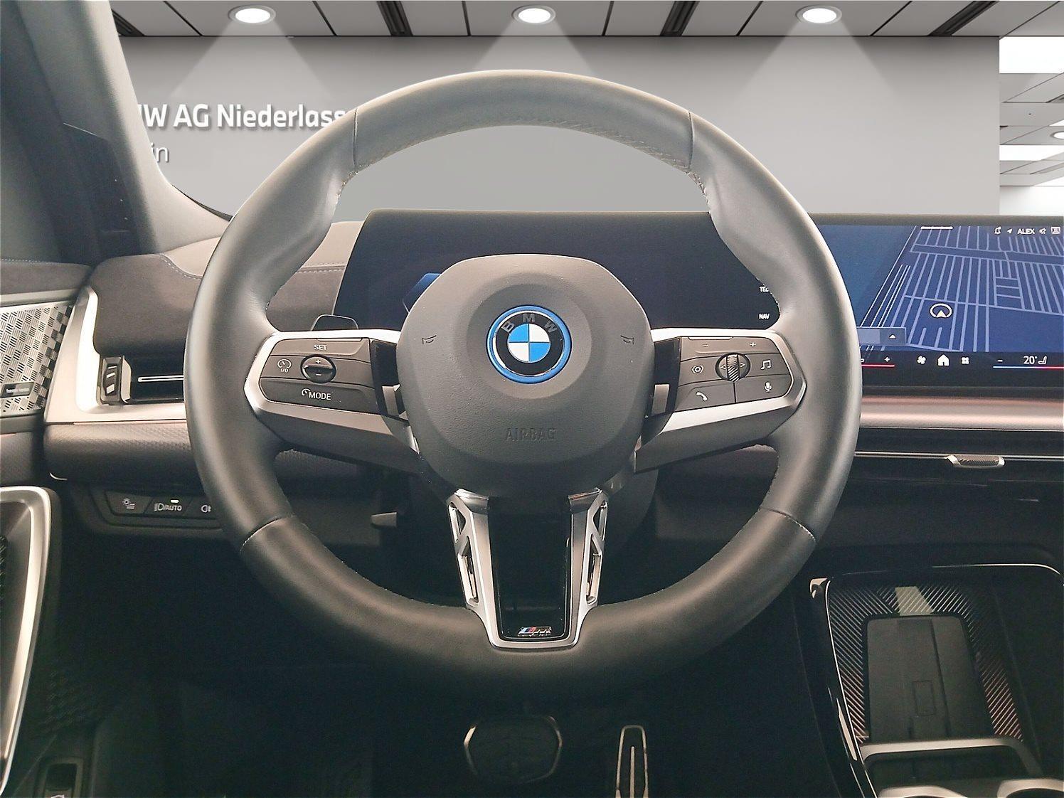 BMW iX2 – Bild 13