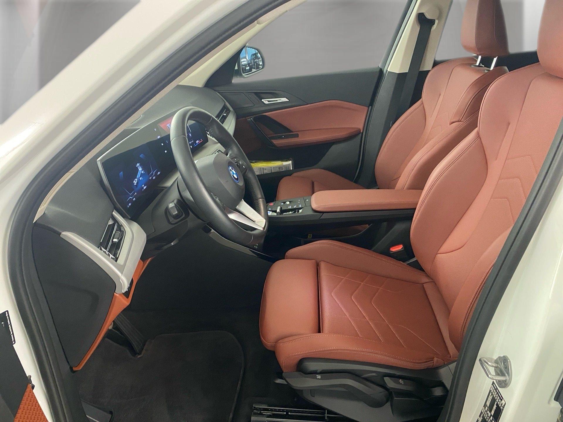 BMW iX1 – Bild 13