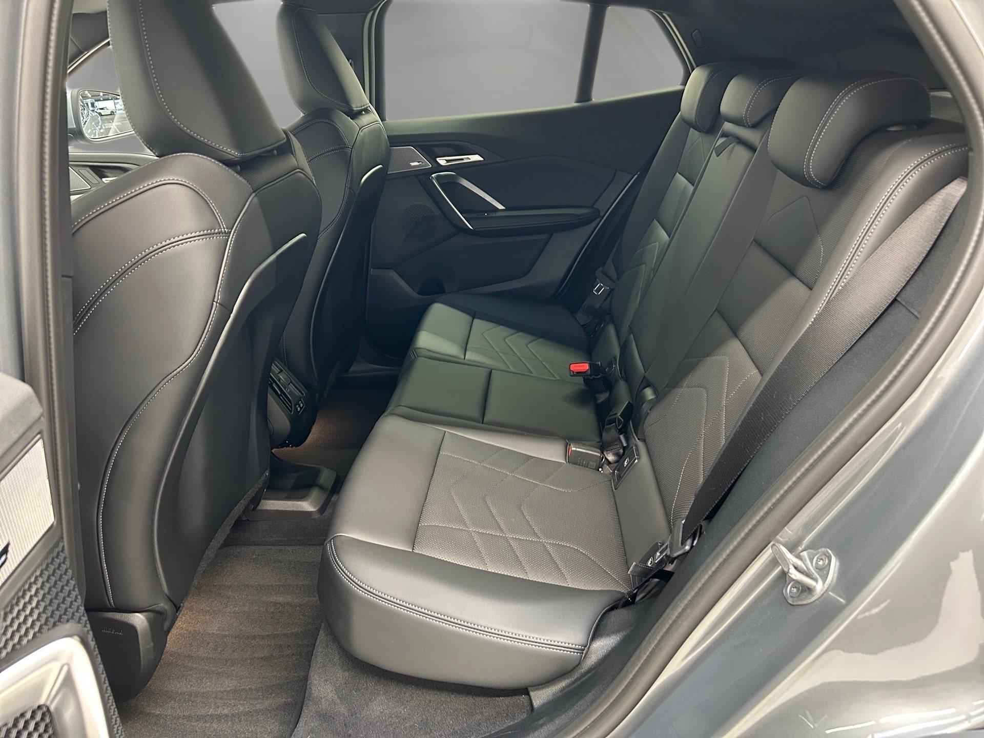 BMW iX2 – Bild 10