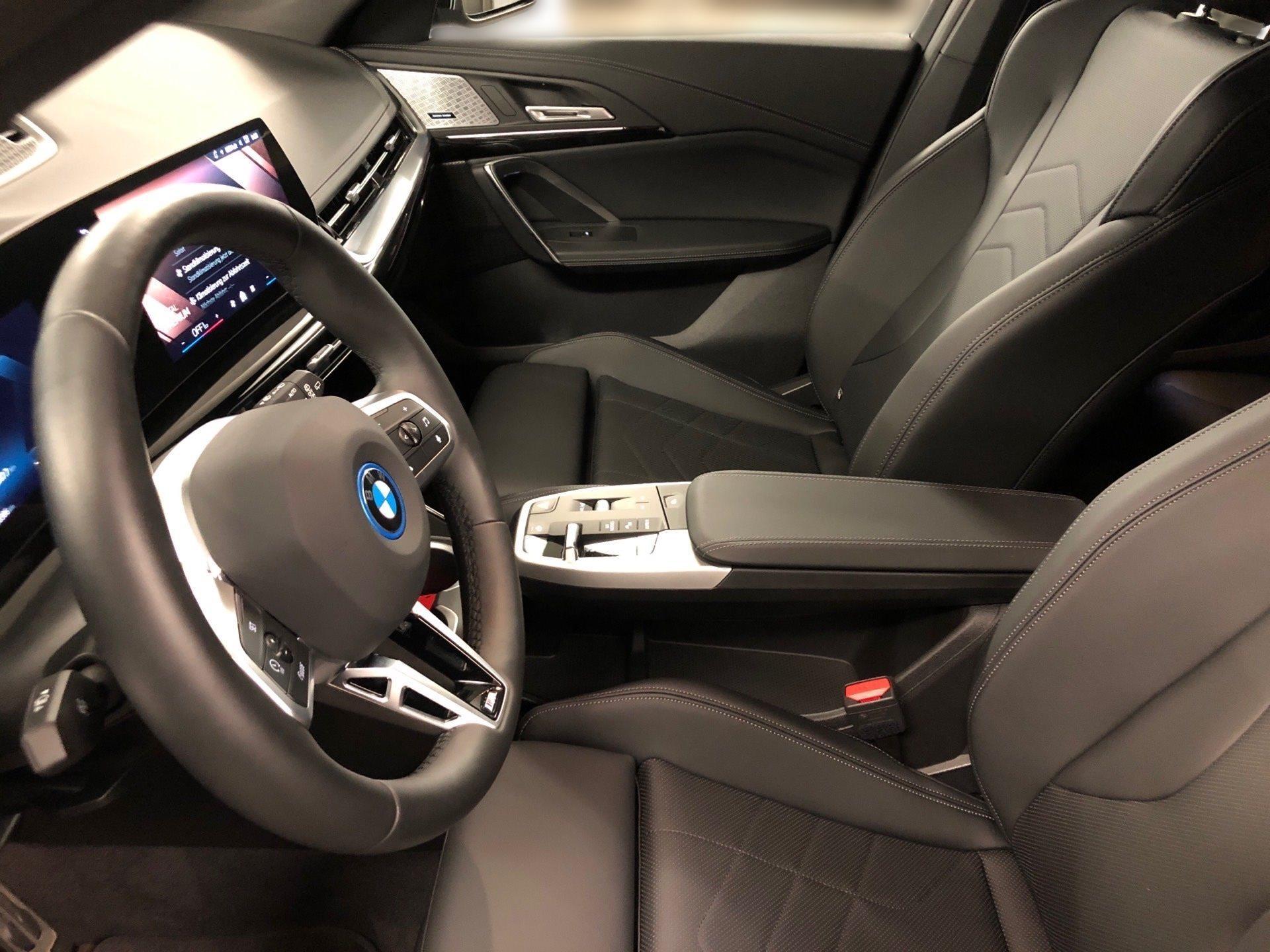 BMW iX1 – Bild 12