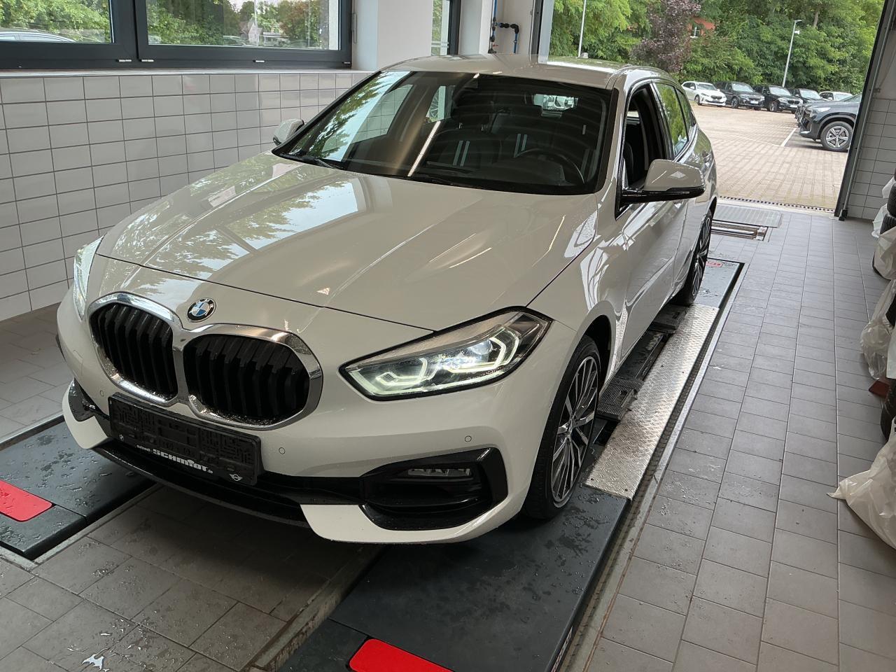 BMW 120i 2022