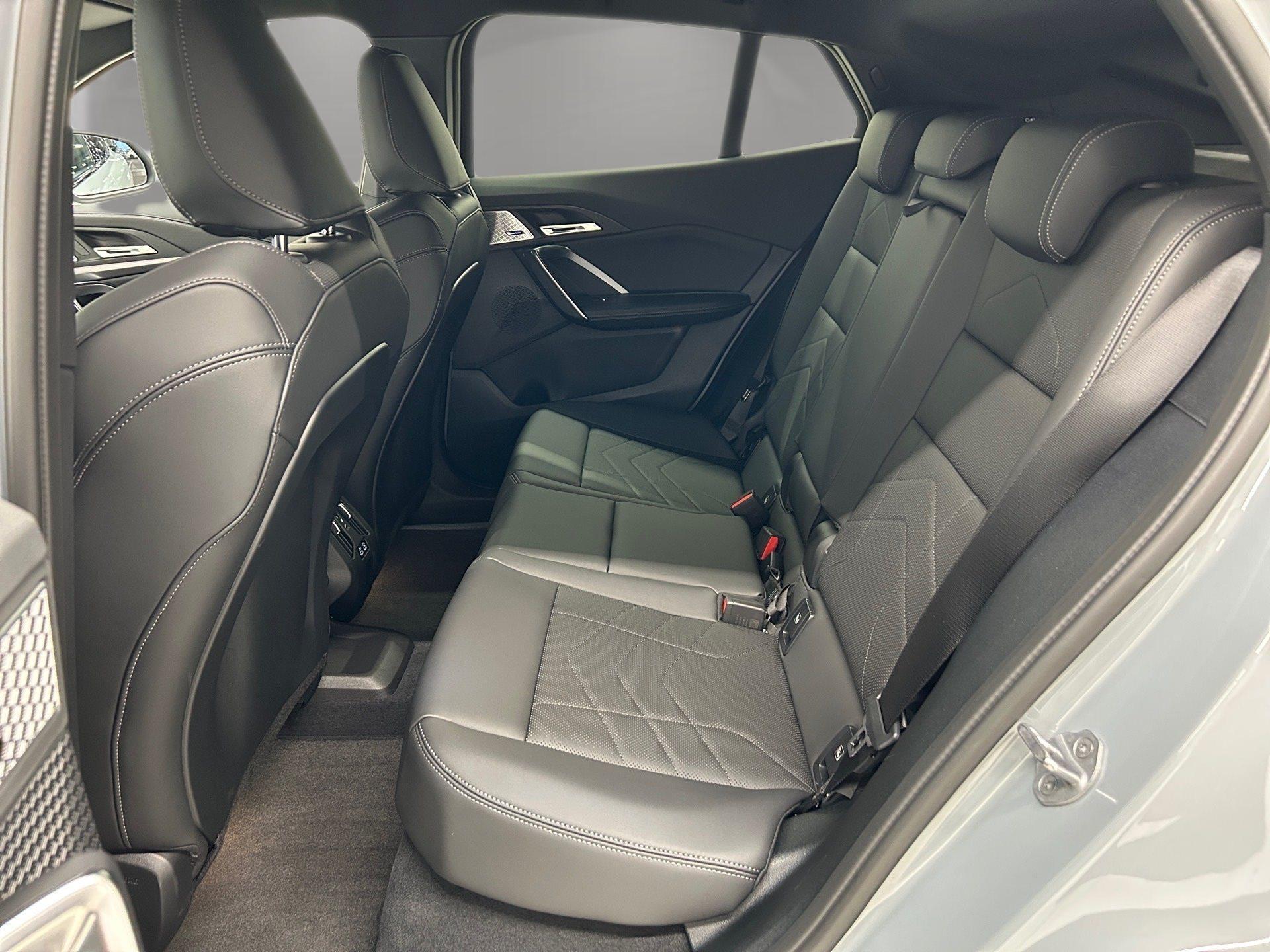 BMW iX2 – Bild 17