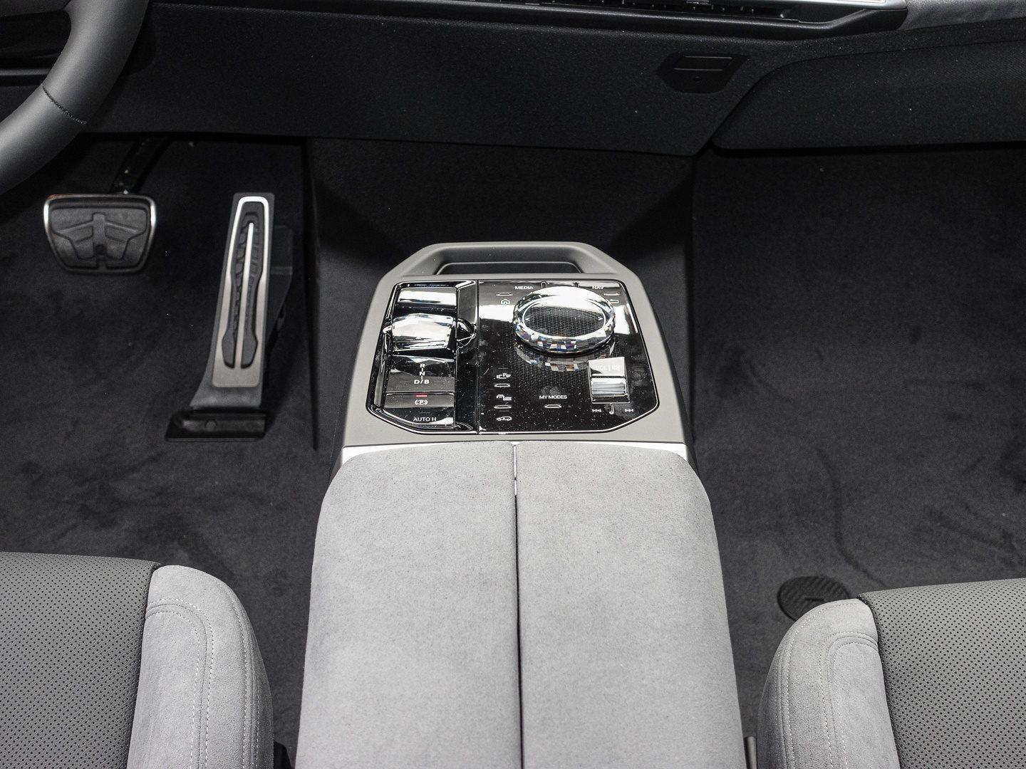 BMW iX – Bild 10