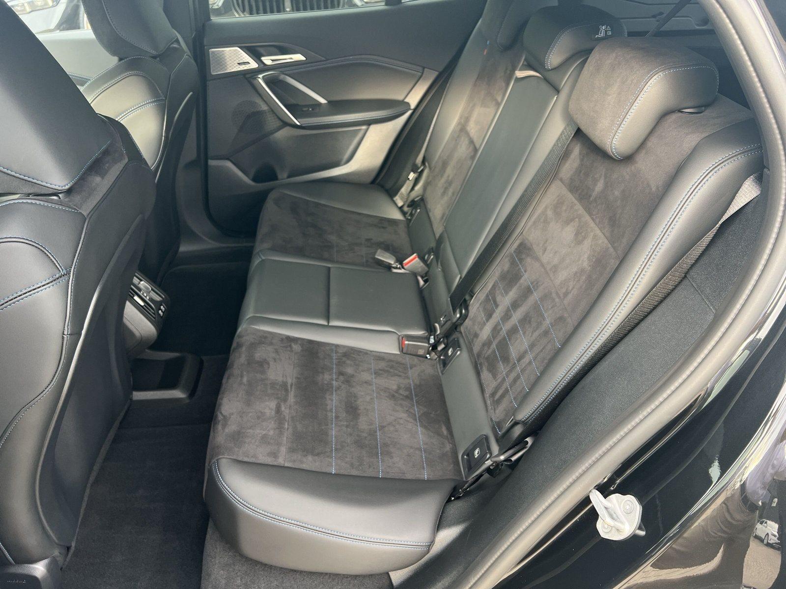BMW iX2 – Bild 16