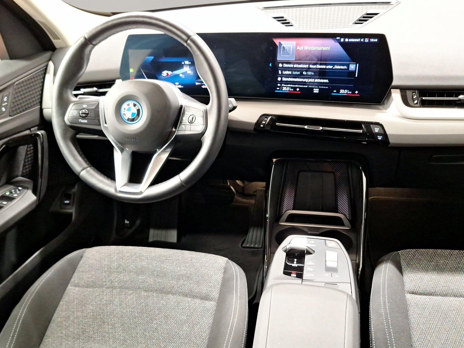 BMW iX1 – Bild 12
